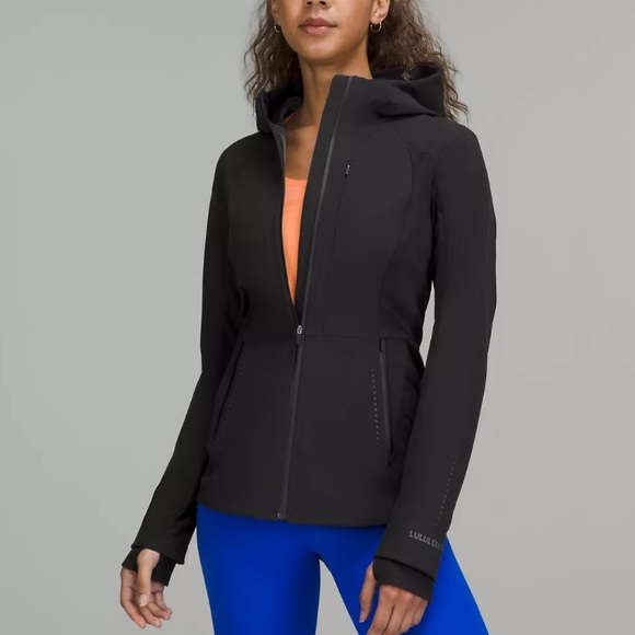 🆕Lululemon Cross Chill RepelShell Hooded Jacket in Black - Picture 8 of 17